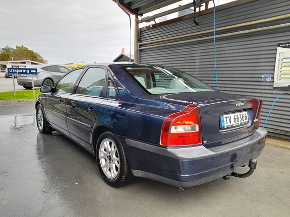 Volvo S80 3 of 5