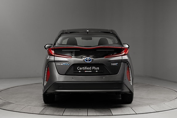 Toyota Prius Plug-in Hybrid 3 of 30