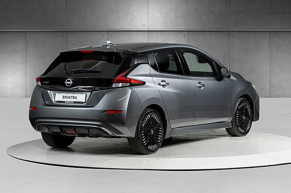 Nissan Leaf 3 of 27