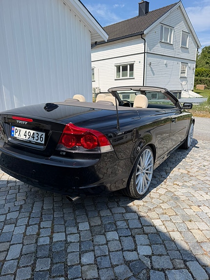 Volvo C70 3 of 5