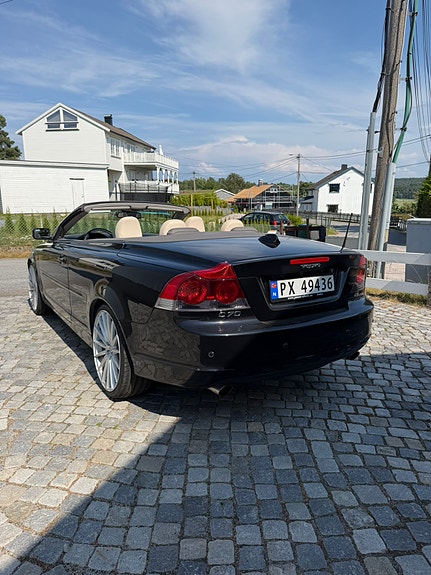 Volvo C70 4 of 5