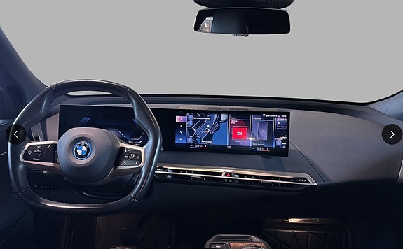 BMW iX 4 of 5