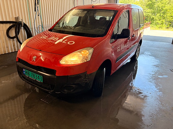 Peugeot Partner 3 of 5