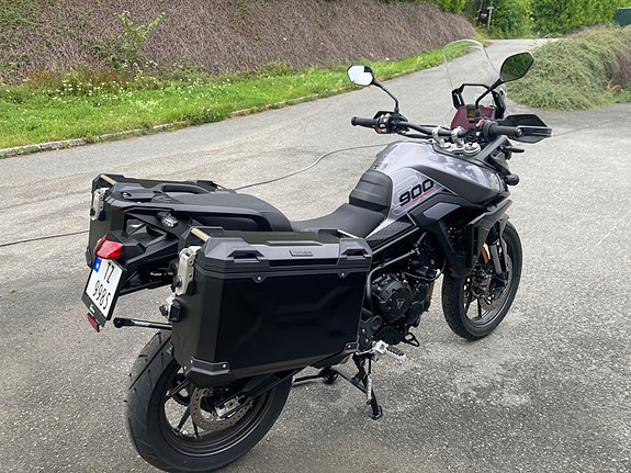Triumph Tiger 900 GT Pro 3 of 4