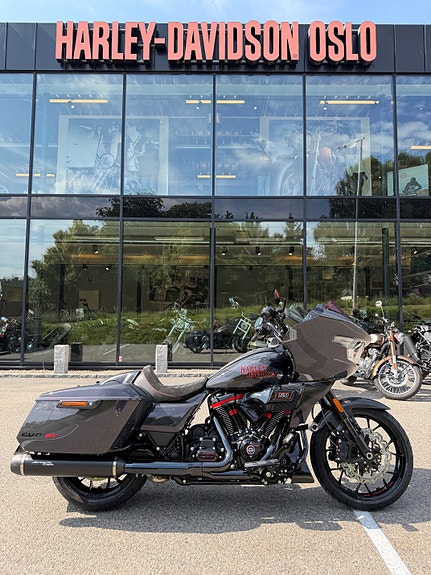 Harley-Davidson FLTRXSTSE ROAD GLIDE CVO ST 121 15 of 15