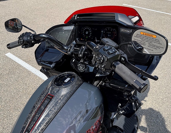 Harley-Davidson FLTRXSTSE ROAD GLIDE CVO ST 121 8 of 15