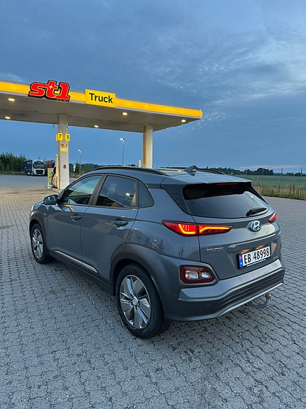 Hyundai Kona 3 of 5