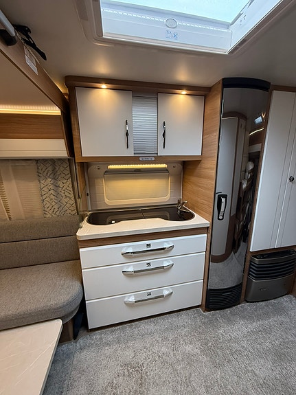 Hobby 515 UHK De luxe Velholdt familievogn | Fiamma ZIP-markise | Fuktgaranti til 2027 14 of 30