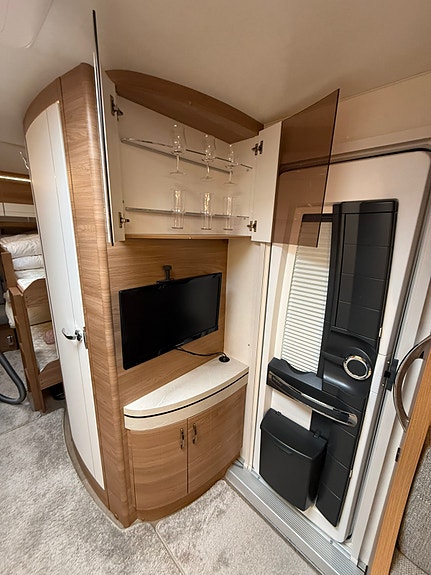Hobby 515 UHK De luxe Velholdt familievogn | Fiamma ZIP-markise | Fuktgaranti til 2027 15 of 30