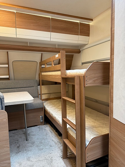 Hobby 515 UHK De luxe Velholdt familievogn | Fiamma ZIP-markise | Fuktgaranti til 2027 21 of 30