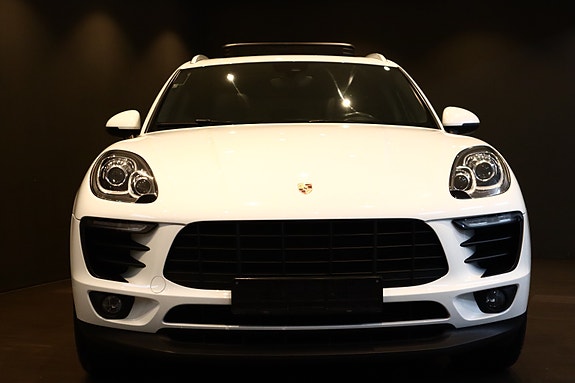 Porsche Macan 4 of 5