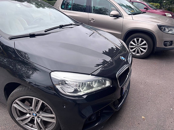 BMW 225xe 4 of 5