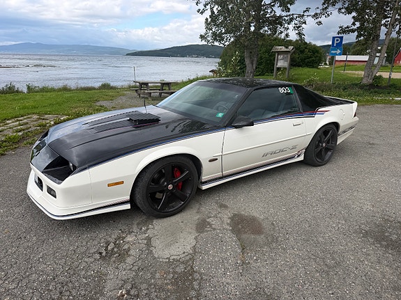 Chevrolet Camaro 2 of 5