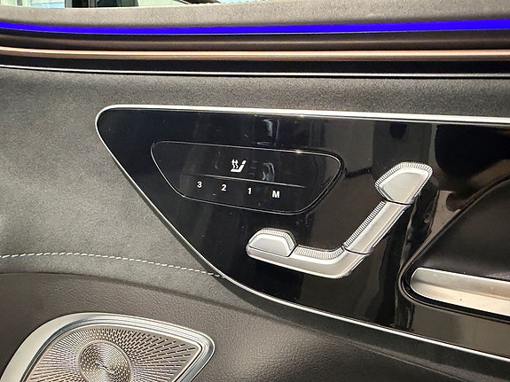 Mercedes-Benz EQE SUV 12 of 19
