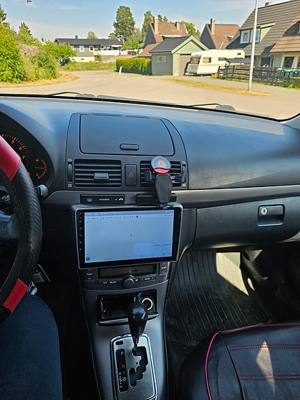 Toyota Avensis 4 of 5