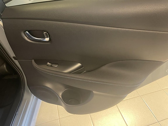 Nissan Leaf 23 of 23