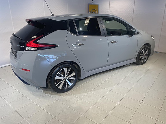 Nissan Leaf 2 of 23