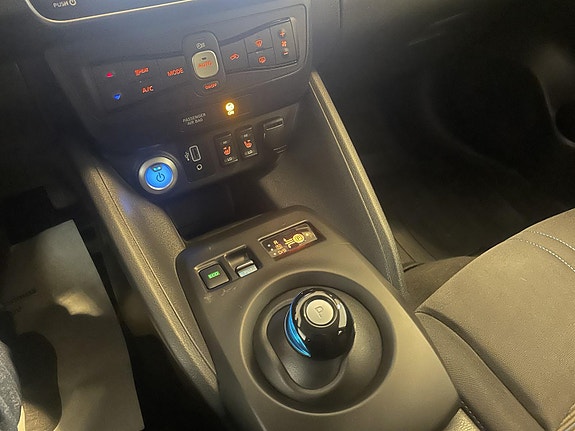 Nissan Leaf 13 of 23