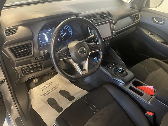 Nissan Leaf 8 of 23
