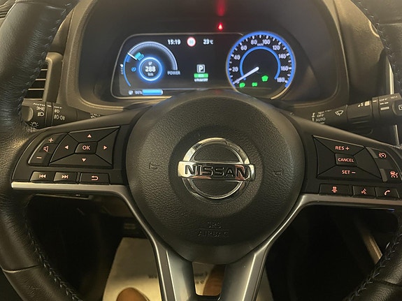 Nissan Leaf 12 of 23