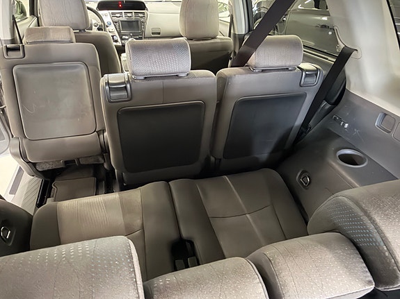 Toyota Prius+ Seven 14 of 30