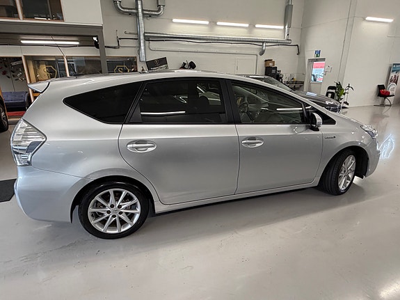 Toyota Prius+ Seven 4 of 30