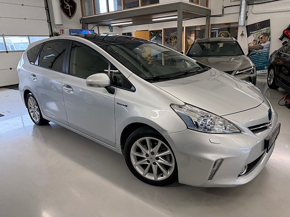 Toyota Prius+ Seven 3 of 30