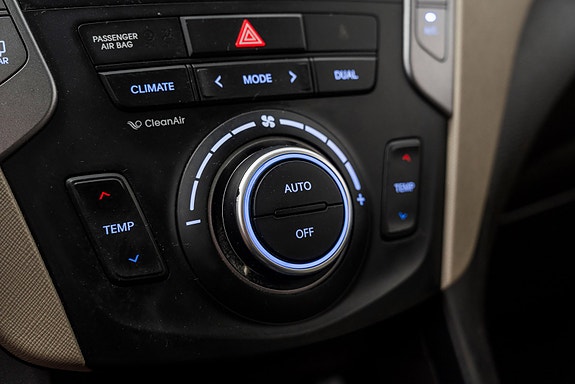 Hyundai Santa Fe 17 of 26