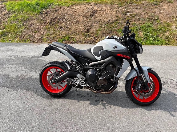 Yamaha MT-09 6 of 14