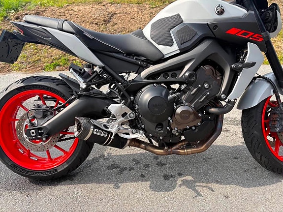 Yamaha MT-09 7 of 14