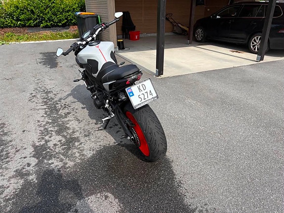 Yamaha MT-09 4 of 14