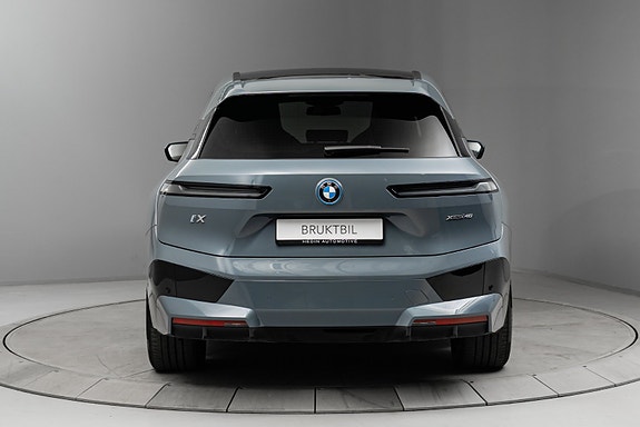 BMW iX 2 of 5