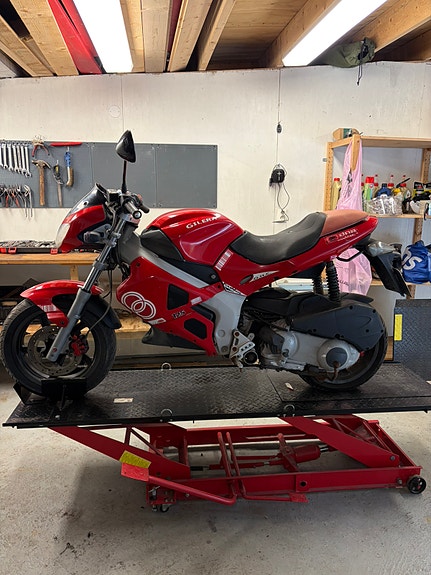 Gilera DNA 125 2 of 5