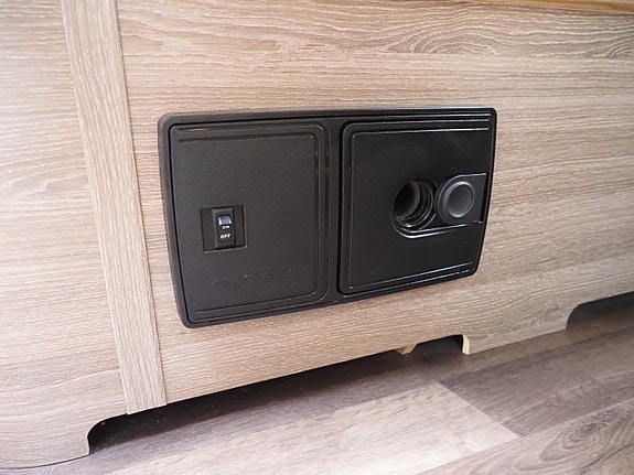KABE ROYAL 740 DGDL - 3 Køyer - Takmontert markise 25 of 30