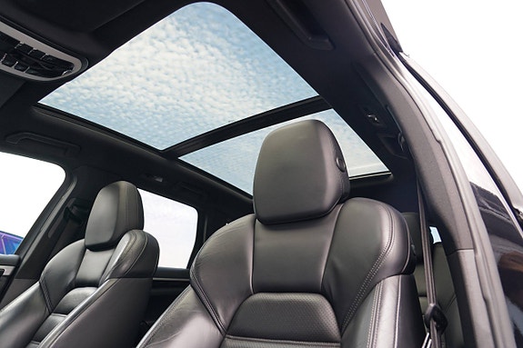 Porsche Cayenne 17 of 20