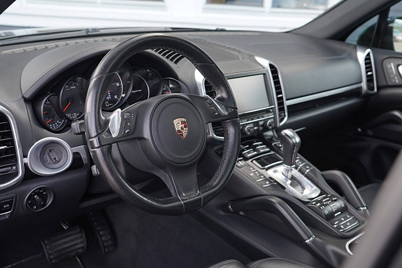 Porsche Cayenne 7 of 20