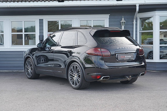 Porsche Cayenne 5 of 20