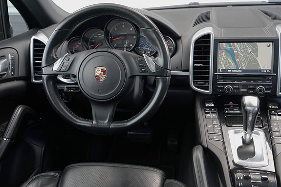 Porsche Cayenne 13 of 20