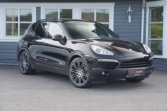 Porsche Cayenne 2 of 20