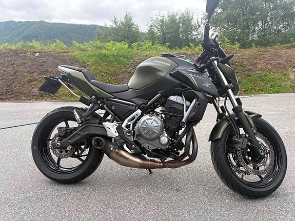 Kawasaki Z 650 3 of 5