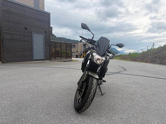 Kawasaki Z 650 2 of 5