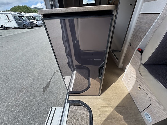 Bürstner Lineo C 590 16 of 30