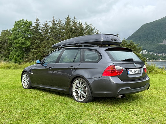 BMW 318d 4 of 5