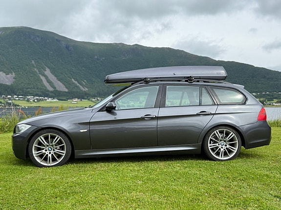 BMW 318d 3 of 5