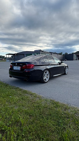 BMW 535i 3 of 5