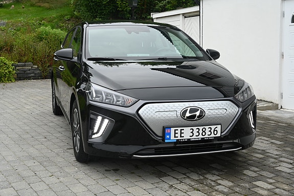 Hyundai IONIQ 3 of 5