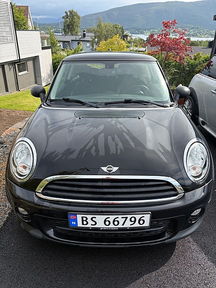 MINI One 2 of 5