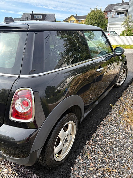 MINI One 3 of 5