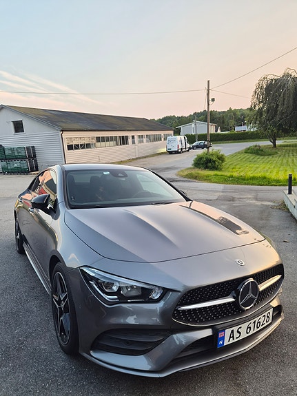 Mercedes-Benz CLA200 3 of 5