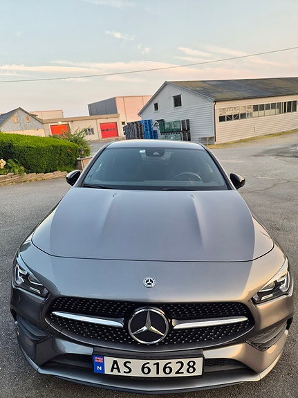 Mercedes-Benz CLA200 2 of 5